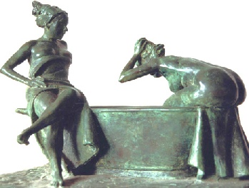 1977/3 Two women and bath
